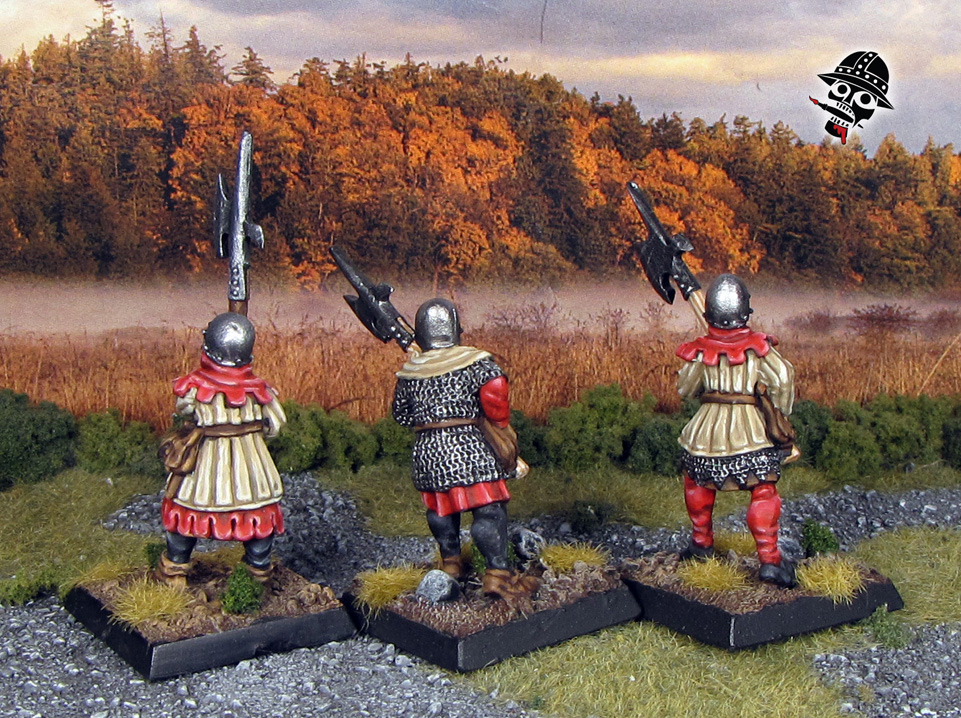 Bretonnian men at arms with halberds from Games Workshop painted by Neldoreth - An Hour of Wolves & Shattered Shields